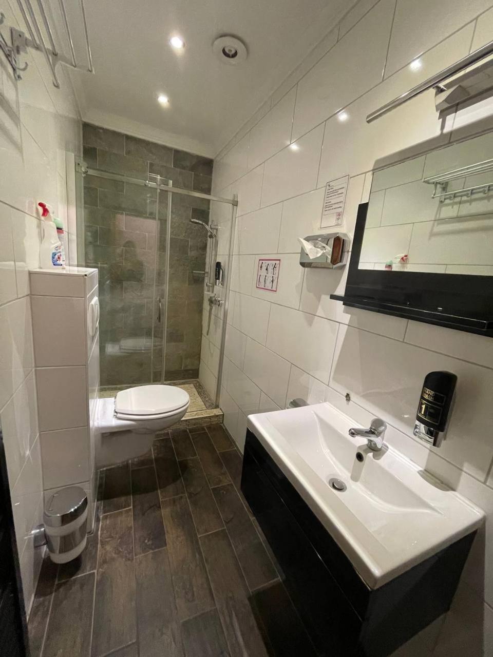 C&S Hotel Pinneberg Eksteriør billede