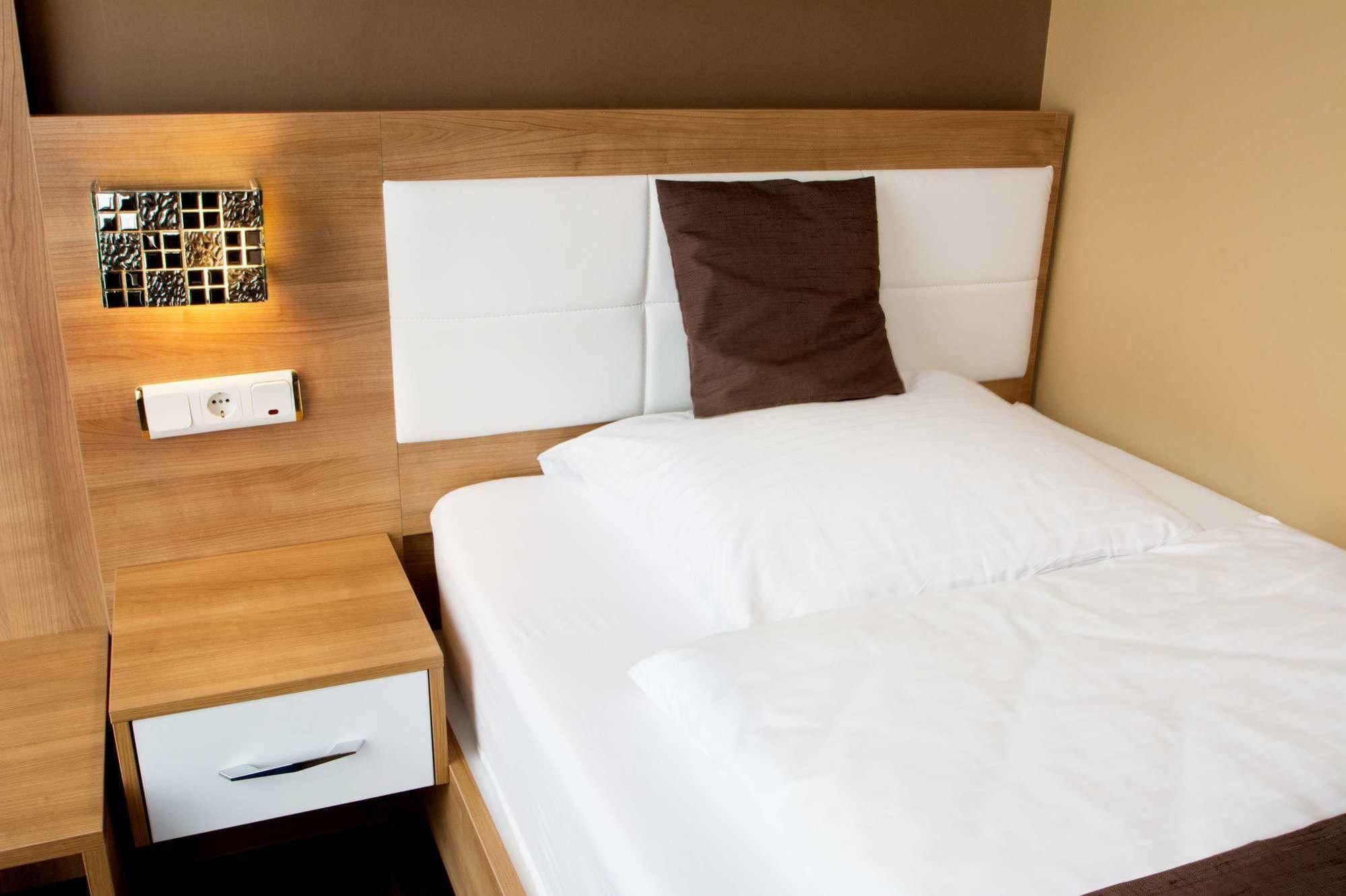 C&S Hotel Pinneberg Eksteriør billede