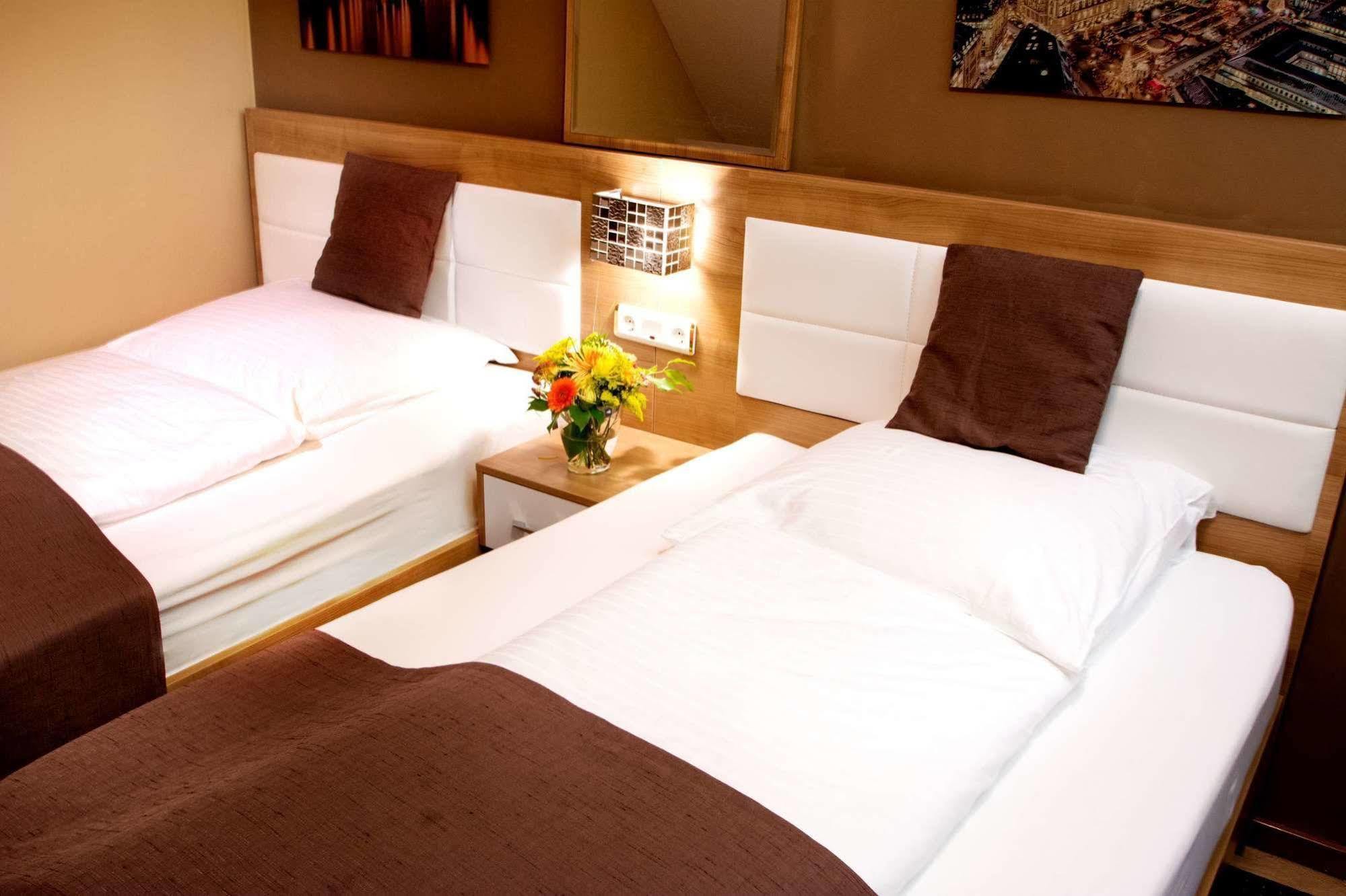 C&S Hotel Pinneberg Eksteriør billede